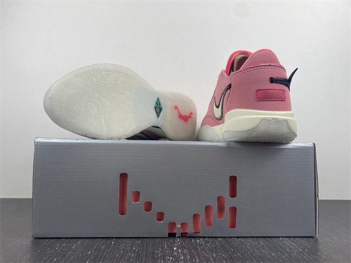 NK LeBron 20 South Beast DQ3827-900 detail 3