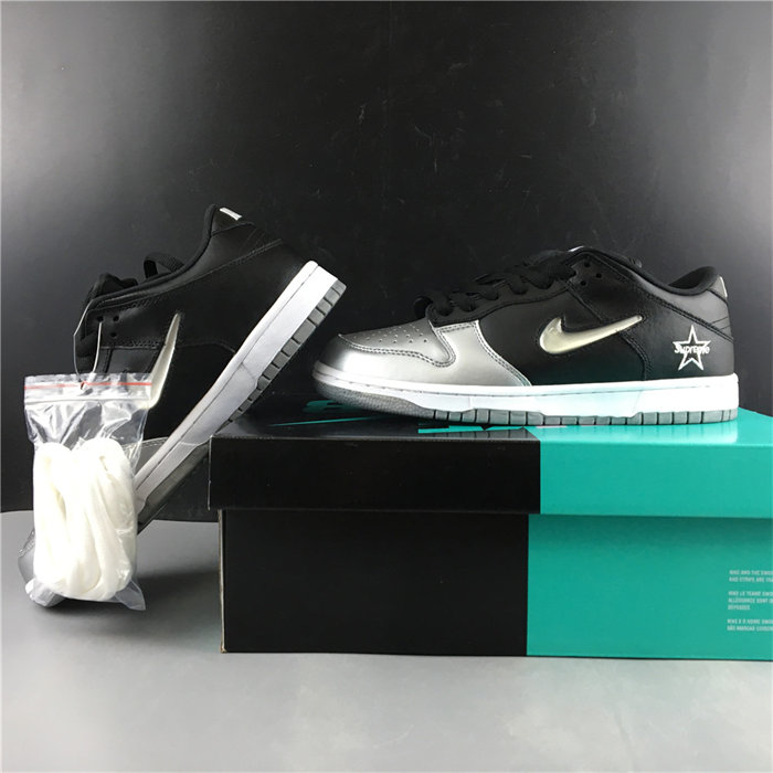NK SB Dunk Low Supreme Jewel Swoosh Silver CK3480-001 detail 2