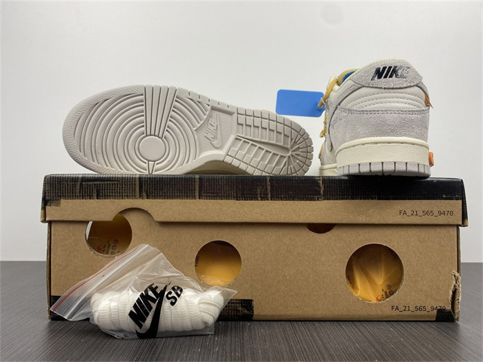 NK Dunk Low OW Lot 34 DJ0950-102 detail 6