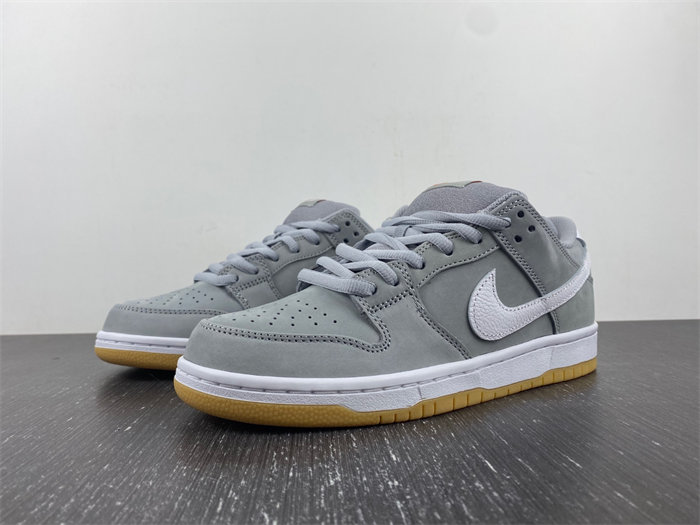 NK SB Dunk Low Pro ISO Orange Label Wolf Grey Gum DV5464-001 detail 6