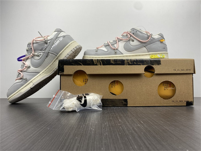 NK Dunk Low OW Lot 24 DM1602-119 detail 2