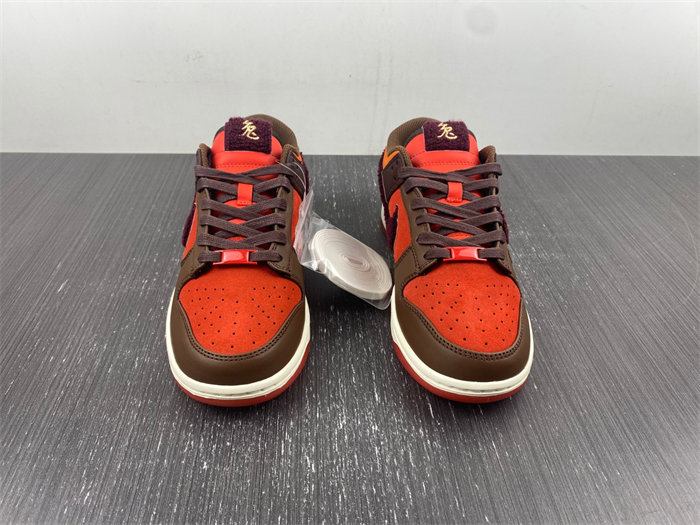 NK Dunk Low Retro PRM Year of the Rabbit Light Crimson FD4203-661 detail 7