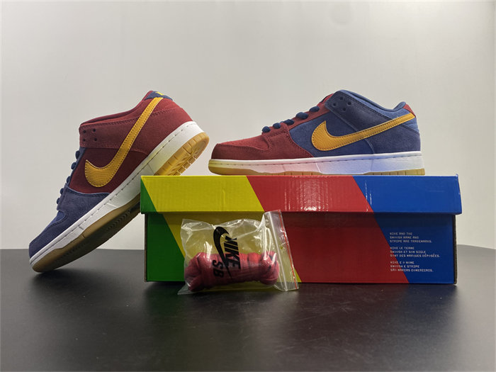 NK SB Dunk Low Barcelona DJ0606-400 detail 2