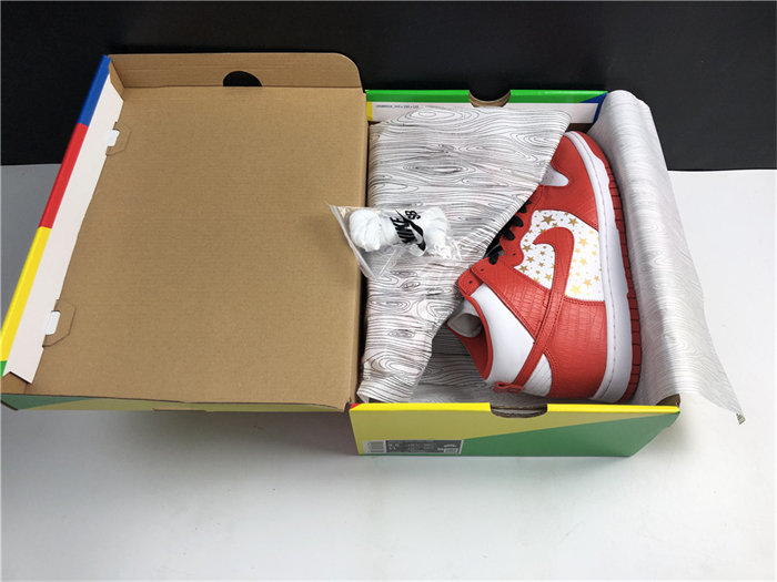 NK Dunk High Pro SB Supreme Red Stars 307385-161 detail 7