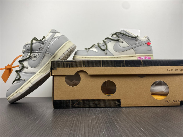 NK Dunk Low OW Lot 22 DM1602-124 detail 2