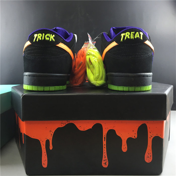 NK SB Dunk Low Night of Mischief Halloween BQ6817-006 detail 5