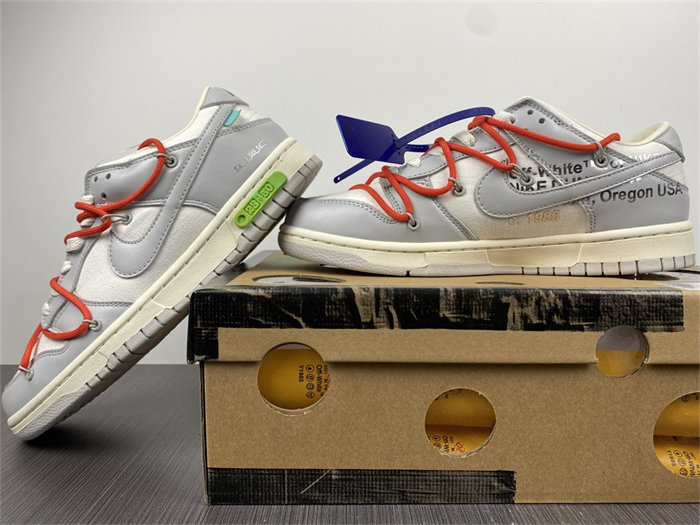 NK Dunk Low OW Lot 23 DM1602-126 detail 2