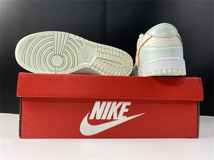 NK Dunk Low Barely Green DD1503-104 detail 6