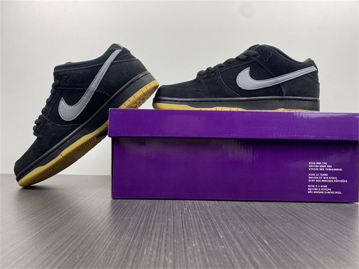 NK SB Dunk Low Fog BO6817-010 detail 2