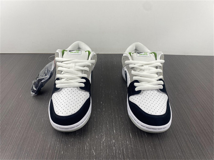 NK SB Dunk Low Chlorophyll BQ6817 011 detail 4