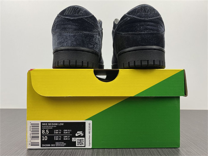 NK Dunk Low Dover Street Market Triple Black Velvet DH2686-002 detail 5