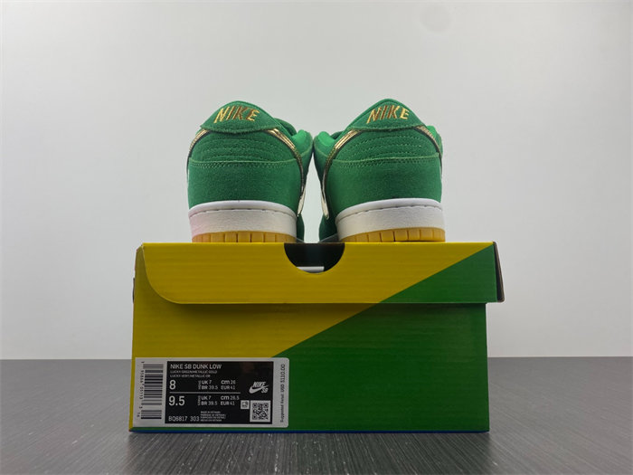 NK SB Dunk Low Pro St. Patrick's Day BQ6817 303 detail 5