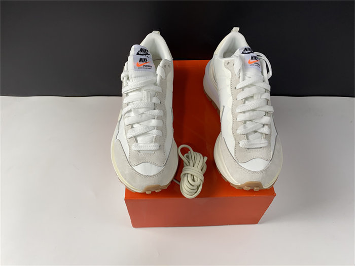NK Vaporwaffle sacai Sail Gum DD1875-100 detail 6
