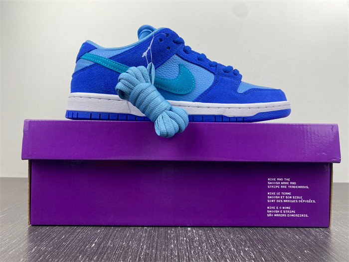 NK SB Dunk Low Blue Raspberry DM0807-400 detail 4