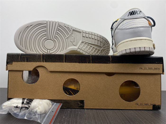 NK Dunk Low OW Lot 41 DM1602-105 detail 6