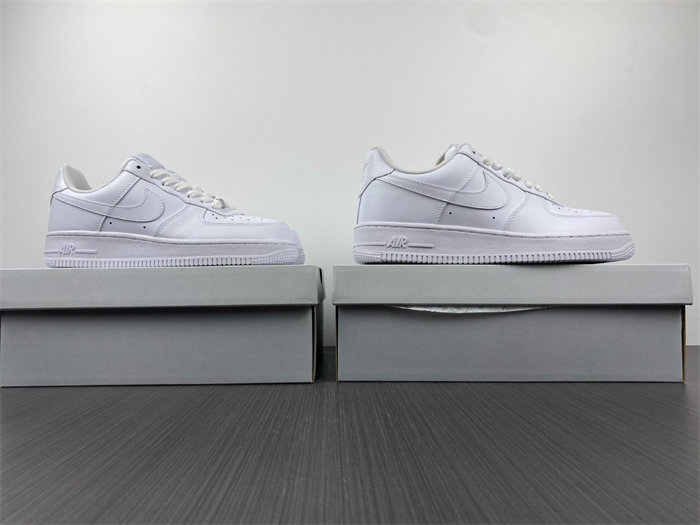 NK Air Force 1 Low LE Triple White DH2920-111 detail 7