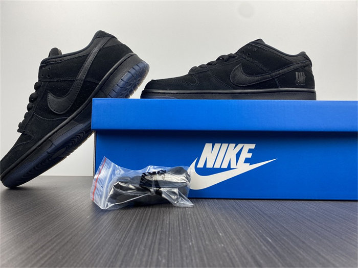 NK Dunk Low SP Undefeated 5 On It Black DO9329-001 detail 2
