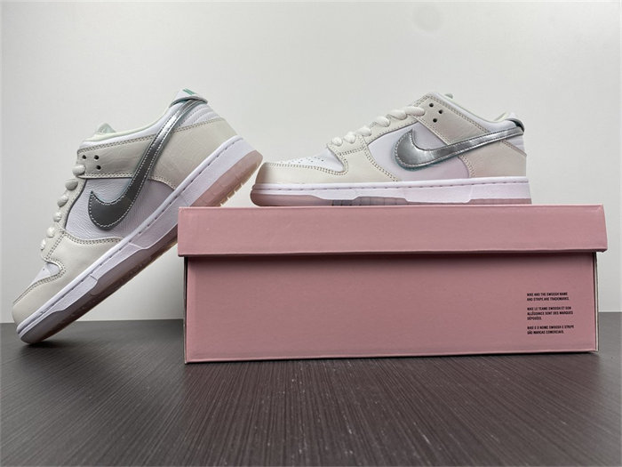 NK SB Dunk Low Diamond Supply Co White Diamond BV1310-100 detail 2