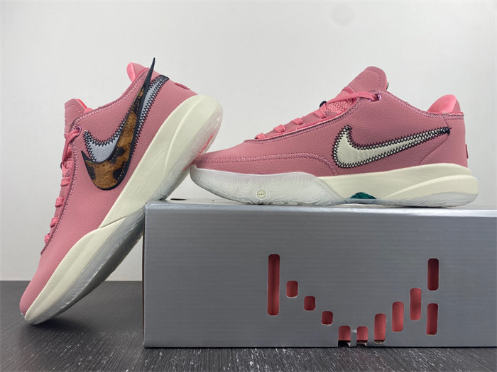 NK LeBron 20 South Beast DQ3827-900 detail 2