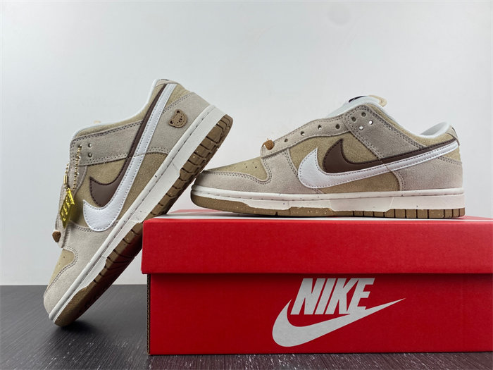 NK Dunk Low SE 85 DO9457-100D detail 2