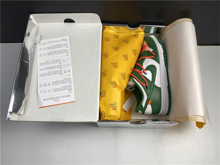 OW x NK Dunk Low CT0856-100 detail 7