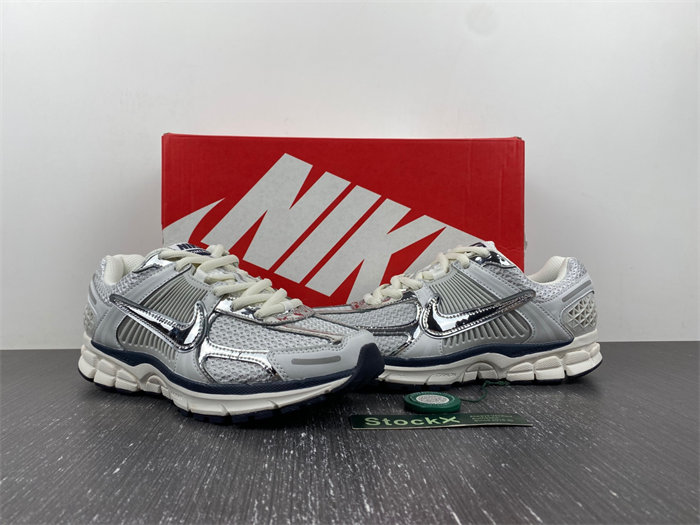 NK Zoom Vomero 5 Photon Dust Metallic Silver  FD0884-025