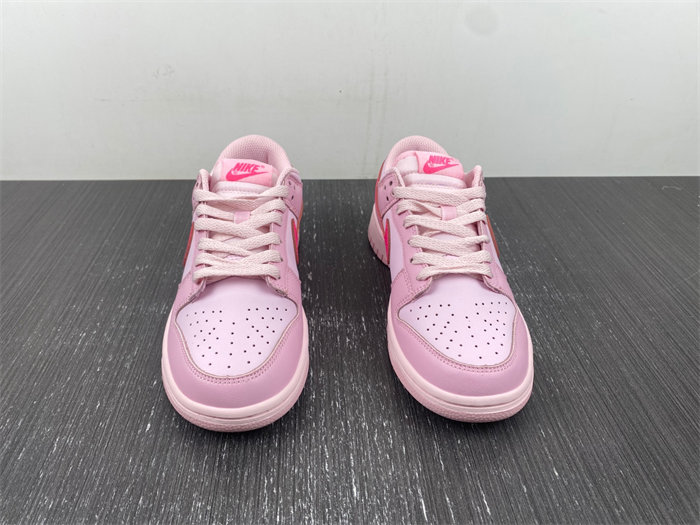 NK Dunk Low Triple Pink DH9765-600 detail 6