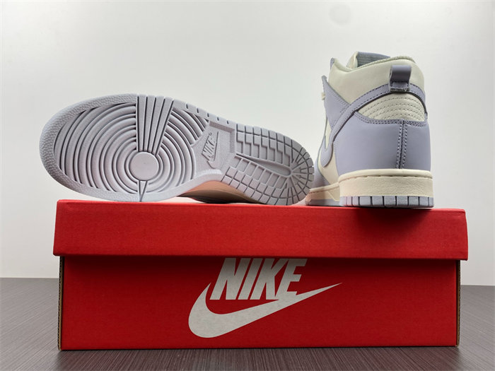NK Dunk High Sail Football Grey DD1869-102 detail 6