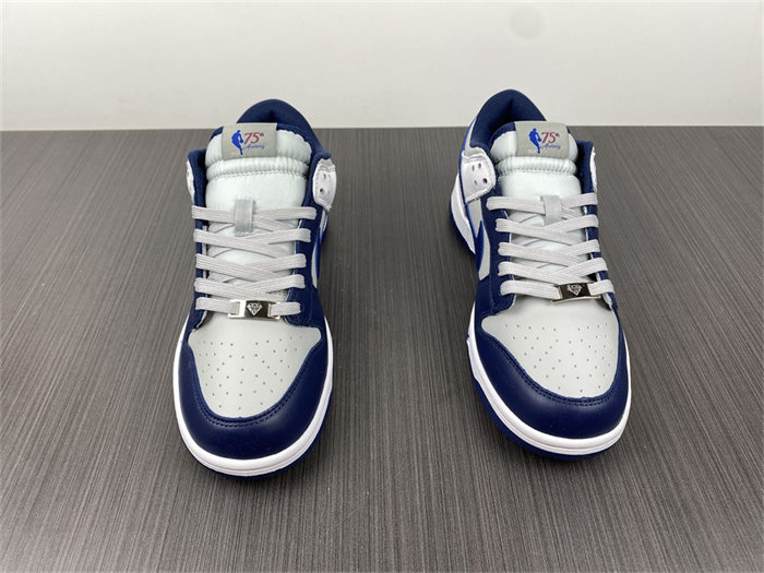 NK Dunk Low EMB NBA 75th Anniversary Brooklyn Nets DD3363-001 detail 4