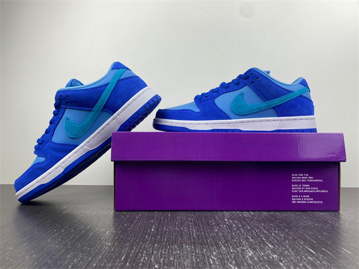 NK SB Dunk Low Blue Raspberry DM0807-400 detail 2