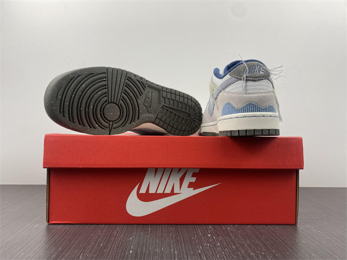 NK Dunk Low On the Bright Side Photon Dust DQ5076-001 detail 6