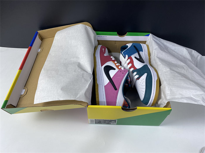 NK Dunk SB Low Pro QS Parra DH7695-100 detail 7