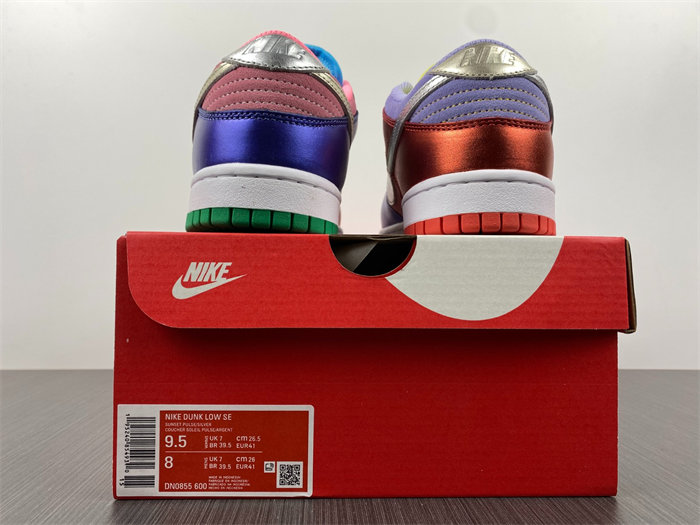NK Dunk Low Sunset Pulse DN0855-600 detail 5