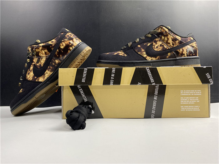 NK Dunk SB Low Pushead 2 536356-002 detail 2