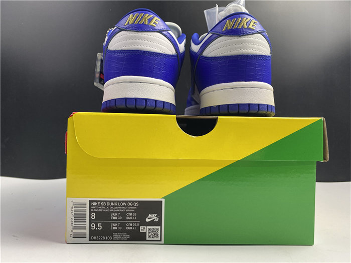 NK SB Dunk Low Supreme Stars Hyper Royal DH3228-100 detail 5