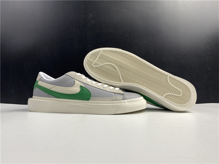 NK Blazer Low Sacai BV0076-403 detail 3