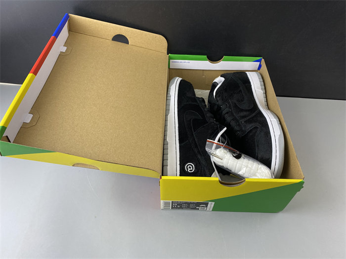NK SB Dunk Low Medicom Toy CZ5127 001 detail 7