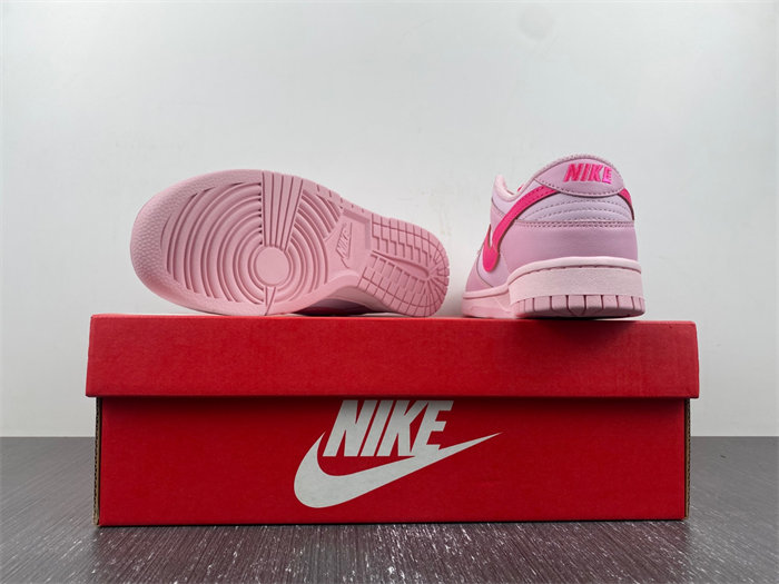 NK Dunk Low Triple Pink DH9765-600 detail 3