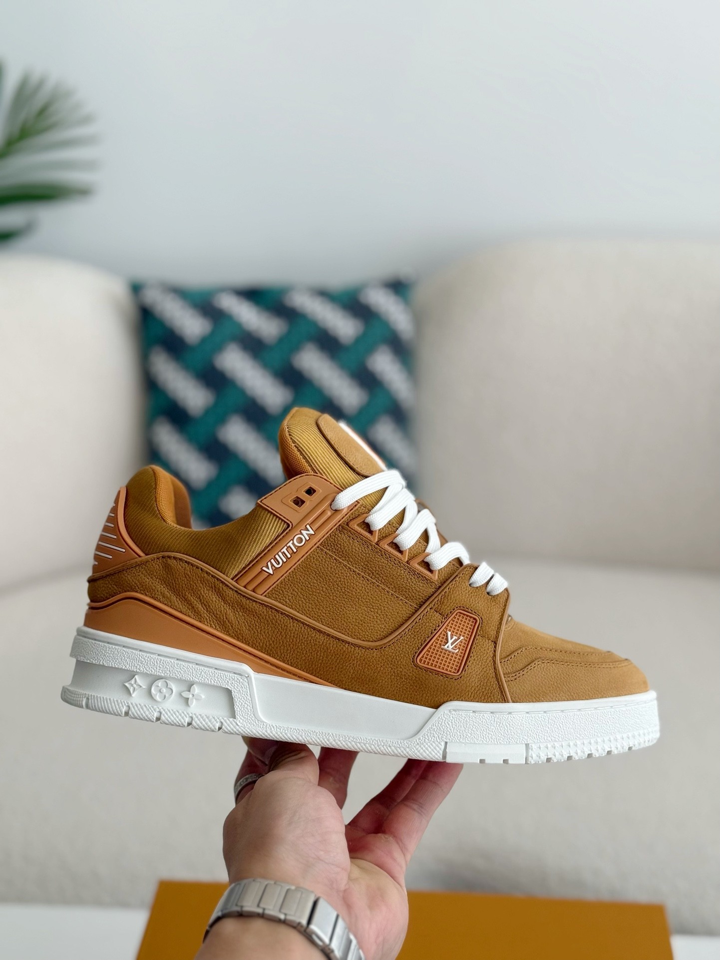L X V TRAINER SNEAKERS detail 3