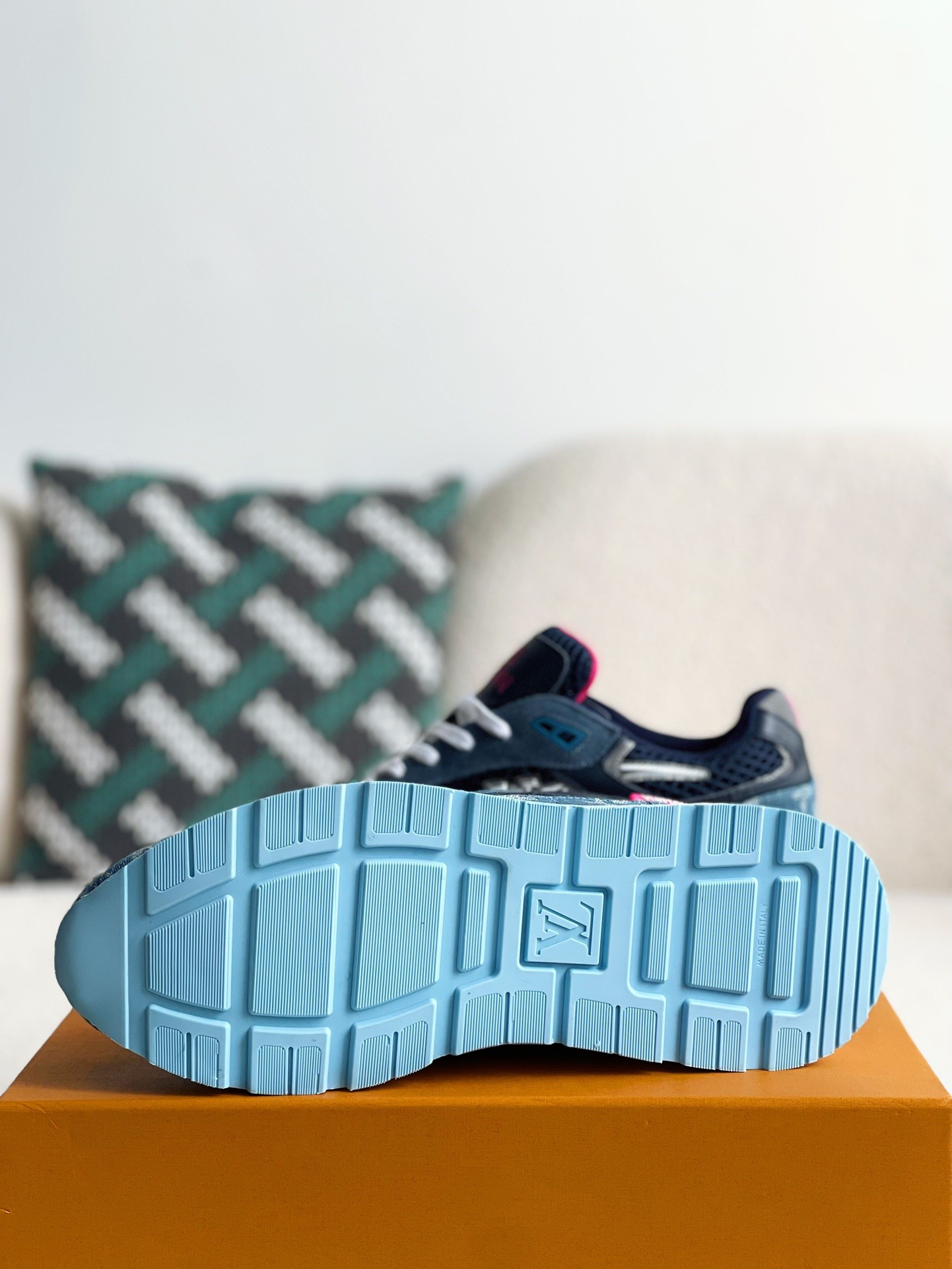 L X V Low-top running shoes detail 5