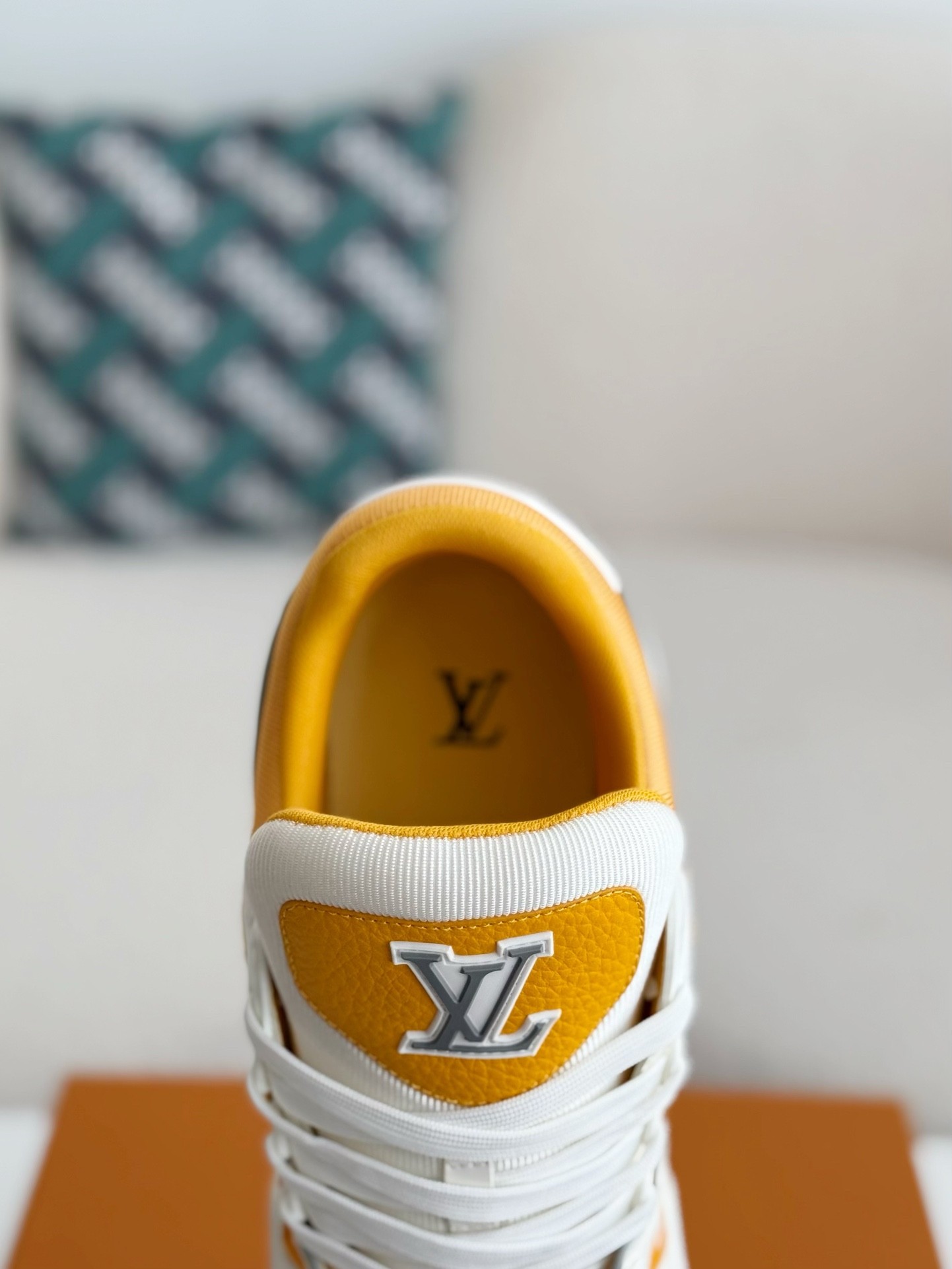 L X V TRAINER SNEAKERS detail 9