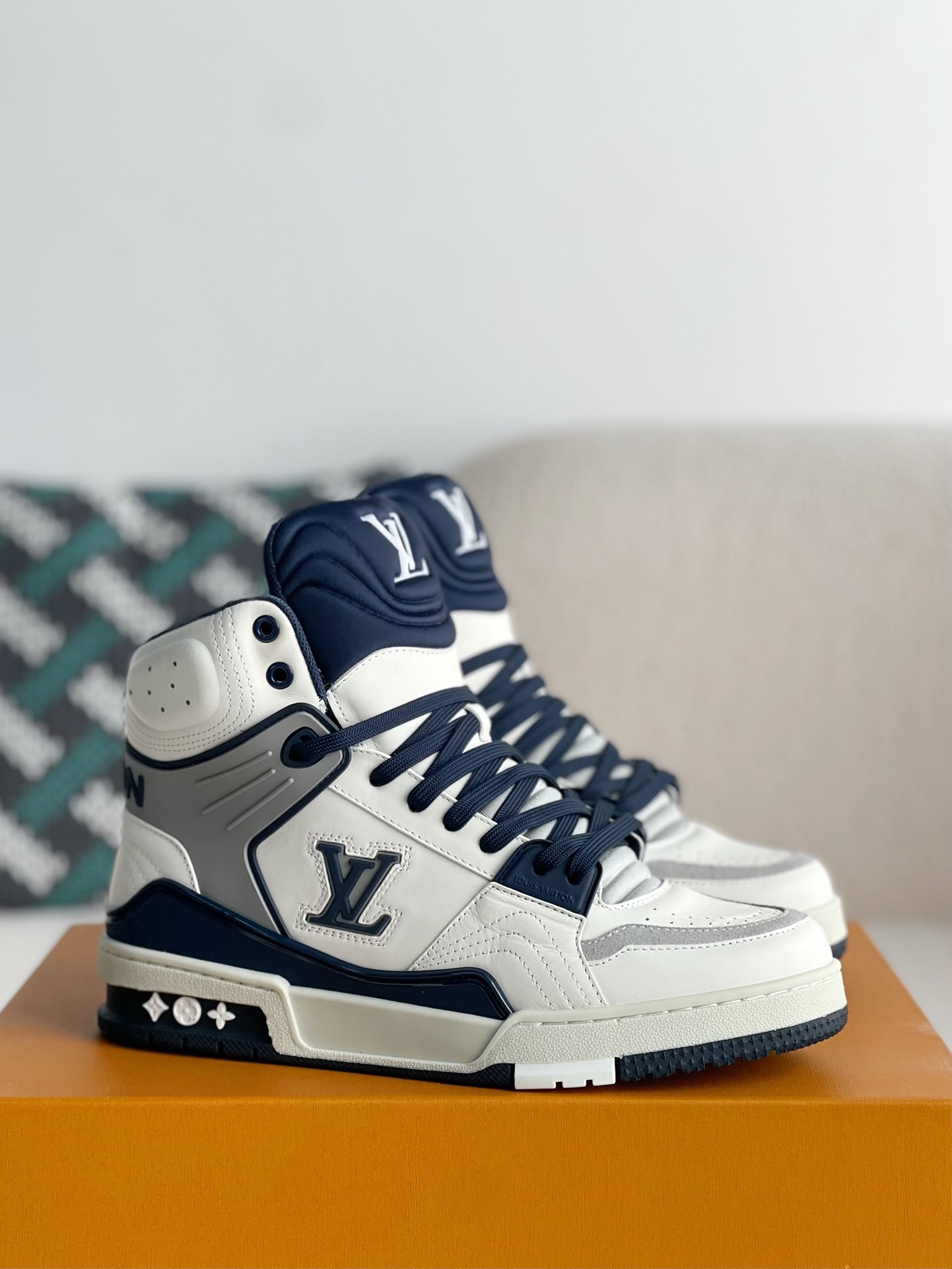 L X V TRAINER SNEAKERS(Men's style) detail 2