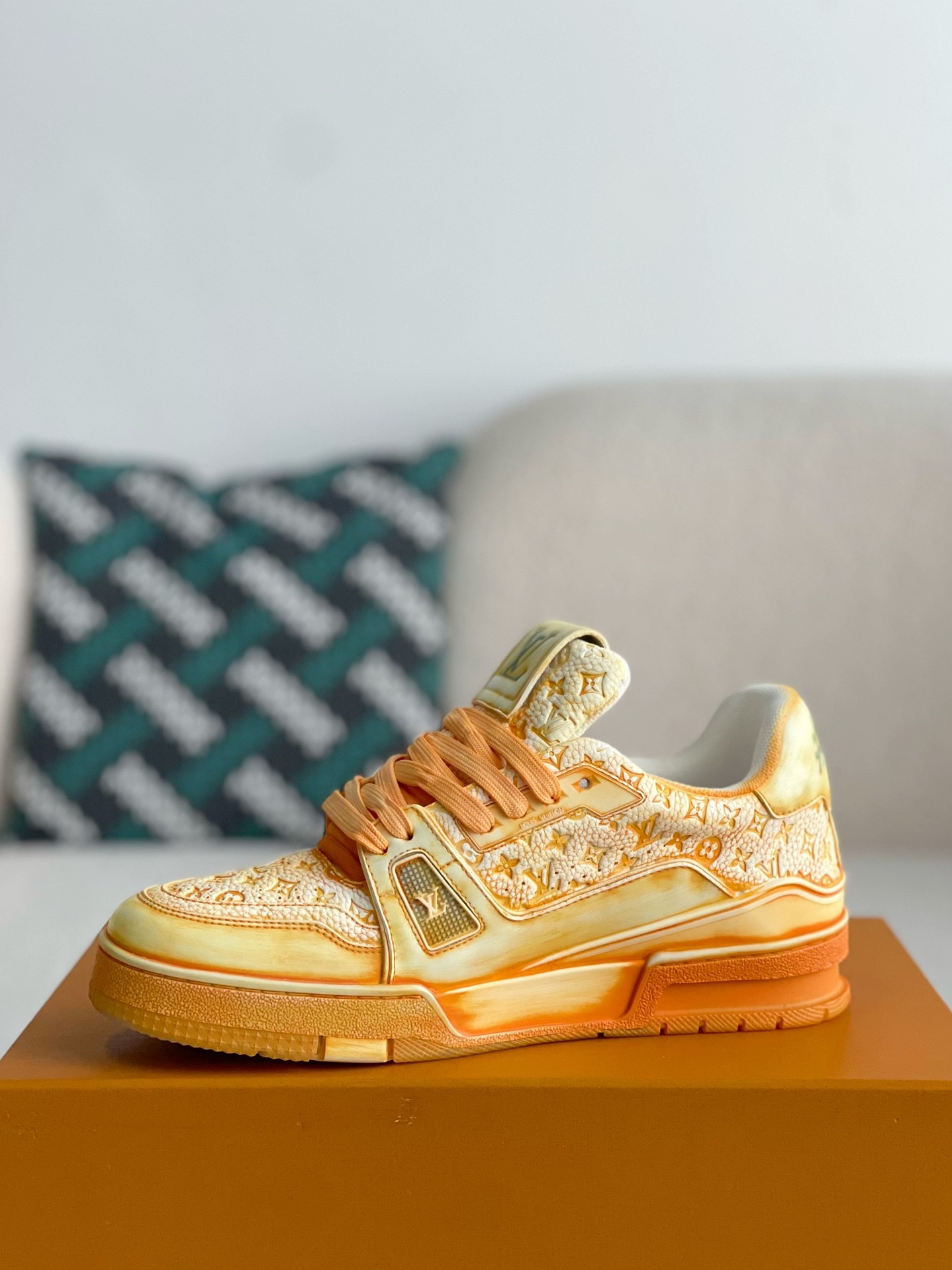 L X V SNEAKERS detail 4