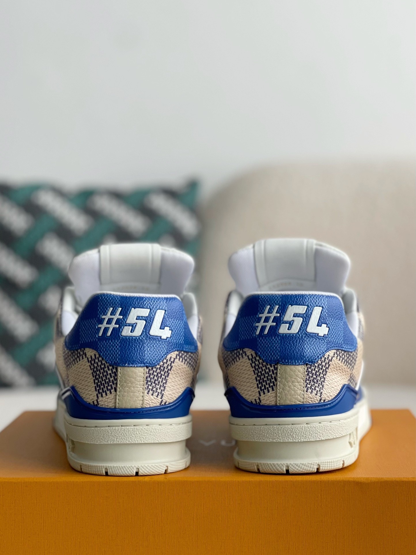 L X V New Trainer Sneakers detail 3