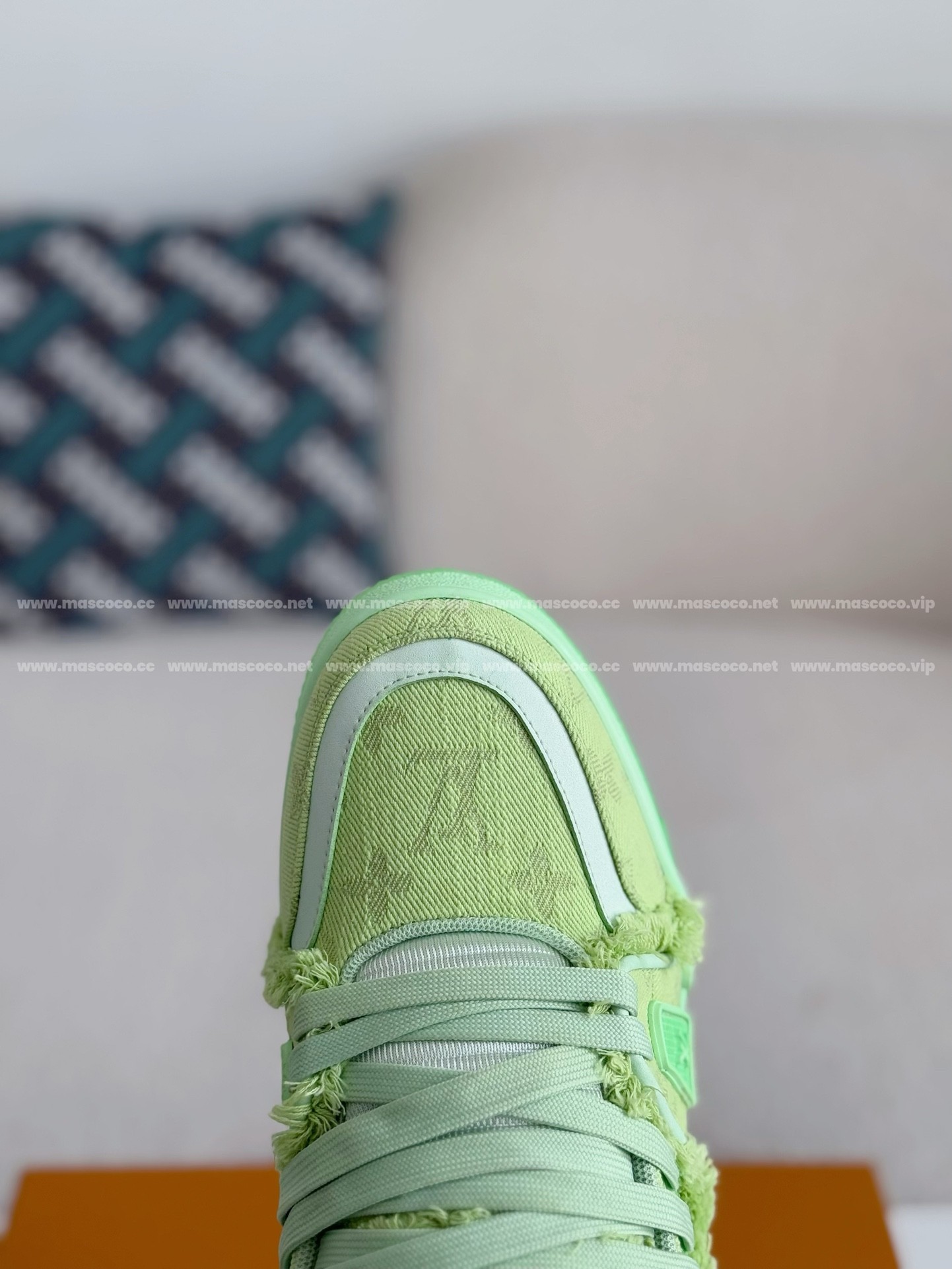 L X V TRAINER SNEAKERS detail 8
