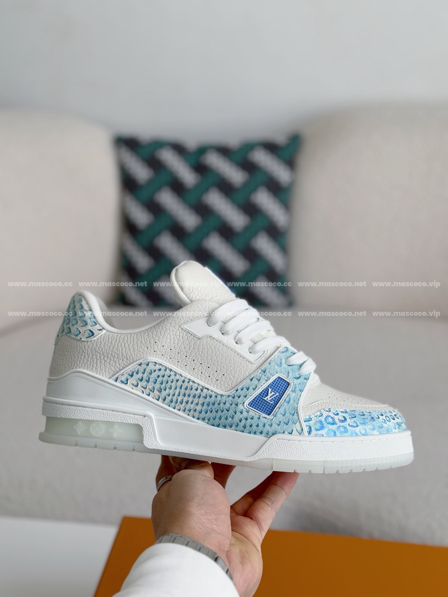 L X V TRAINER SNEAKERS detail 6