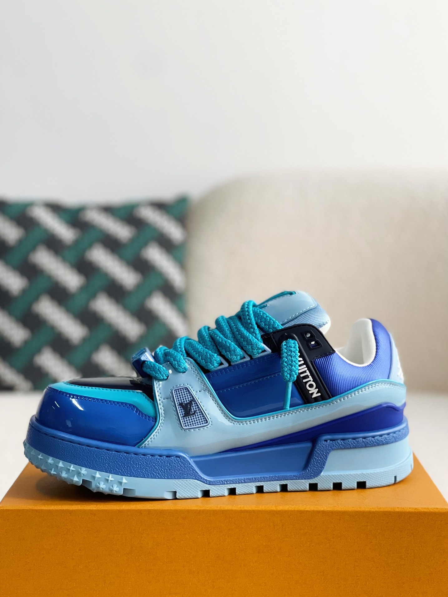 L X V TRAINER MAXI SNEAKERS detail 4