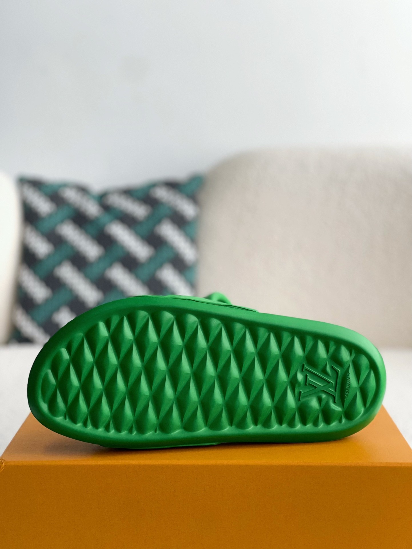 L X V WOMEN'S SLIPPERS detail 5