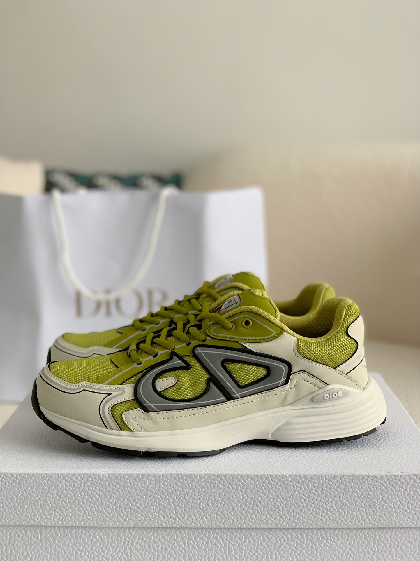 DR NEW ARRIVAL B30 Clunky Sneaker
