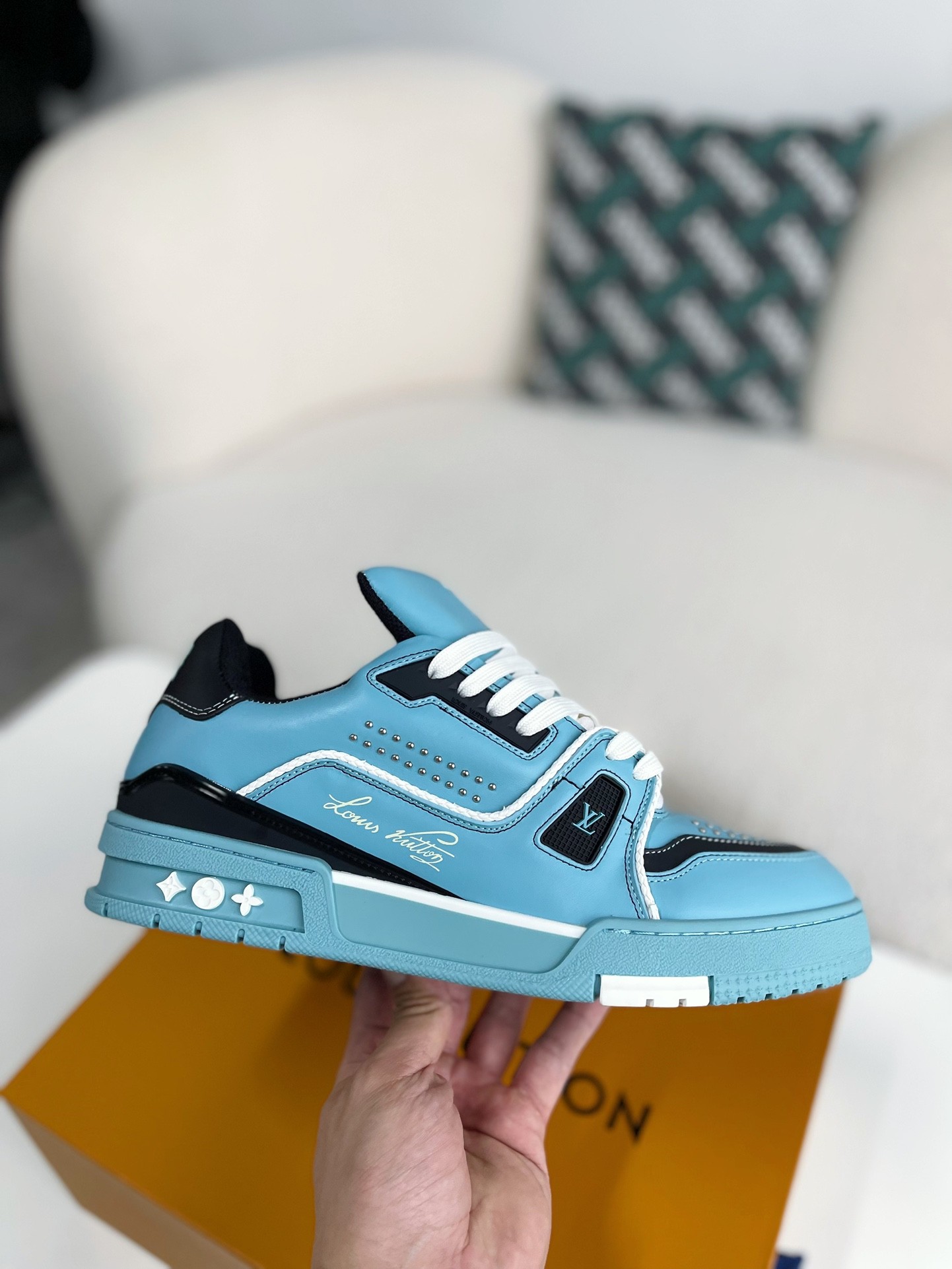 L X V SNEAKERS detail 6